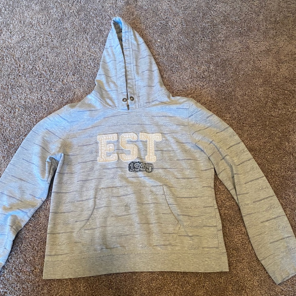 Sweatshirt size kids xl fits like adult xs